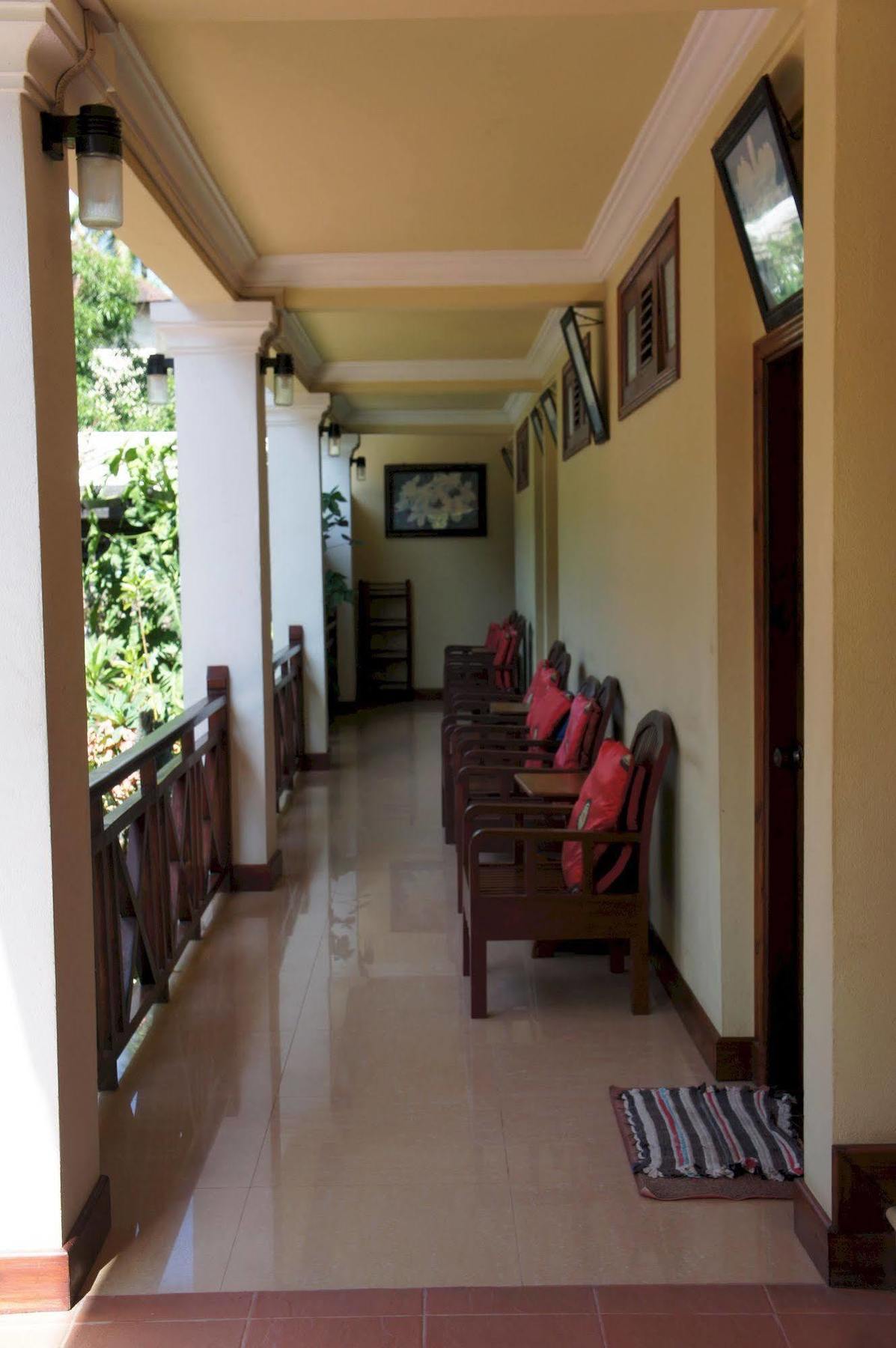 Phounsab Guesthouse Luang Prabang Exterior photo